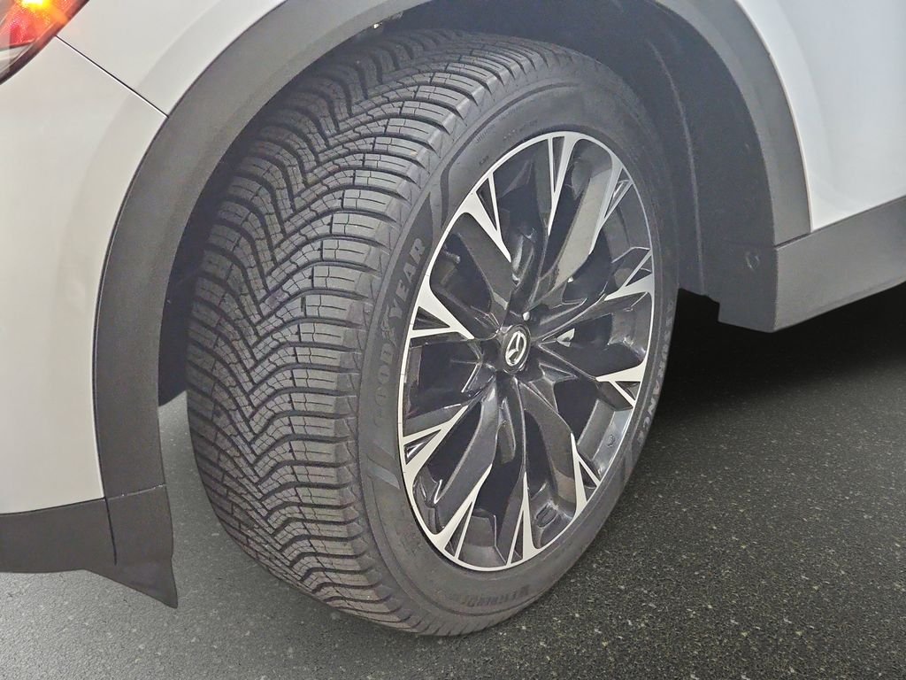 Used 2025 Silver Mazda Premium Plus image 35