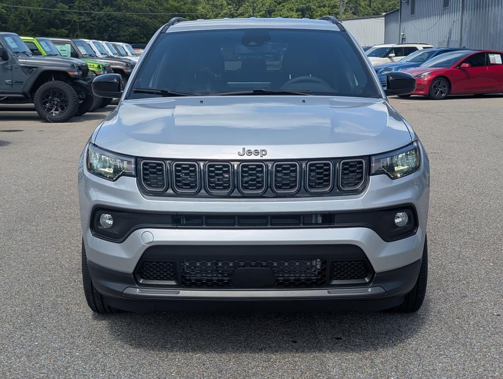 New 2026 Silver Zynith Metallic Clear-Coat Exterior Paint Jeep Latitude image 2