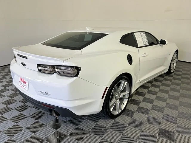 Used 2021 White Chevrolet 2LT image 7