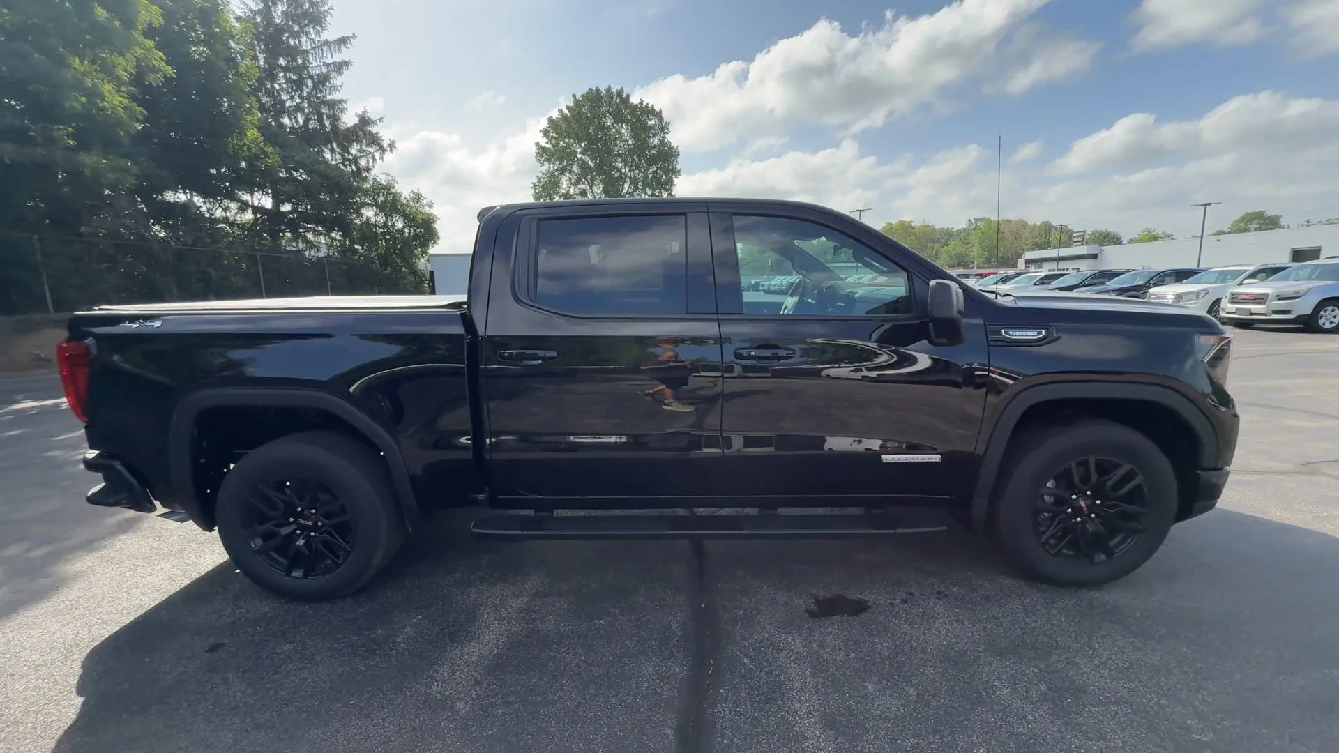 New 2026 Onyx Black GMC Elevation image 57