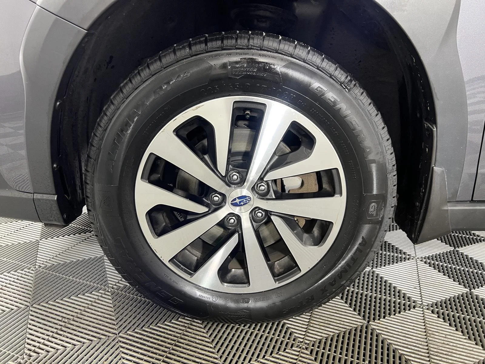 Used 2025 Magnetite Gray Metallic Subaru Premium image 39