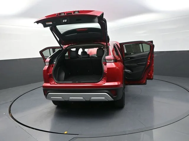 Used 2024  Mitsubishi SE image 37