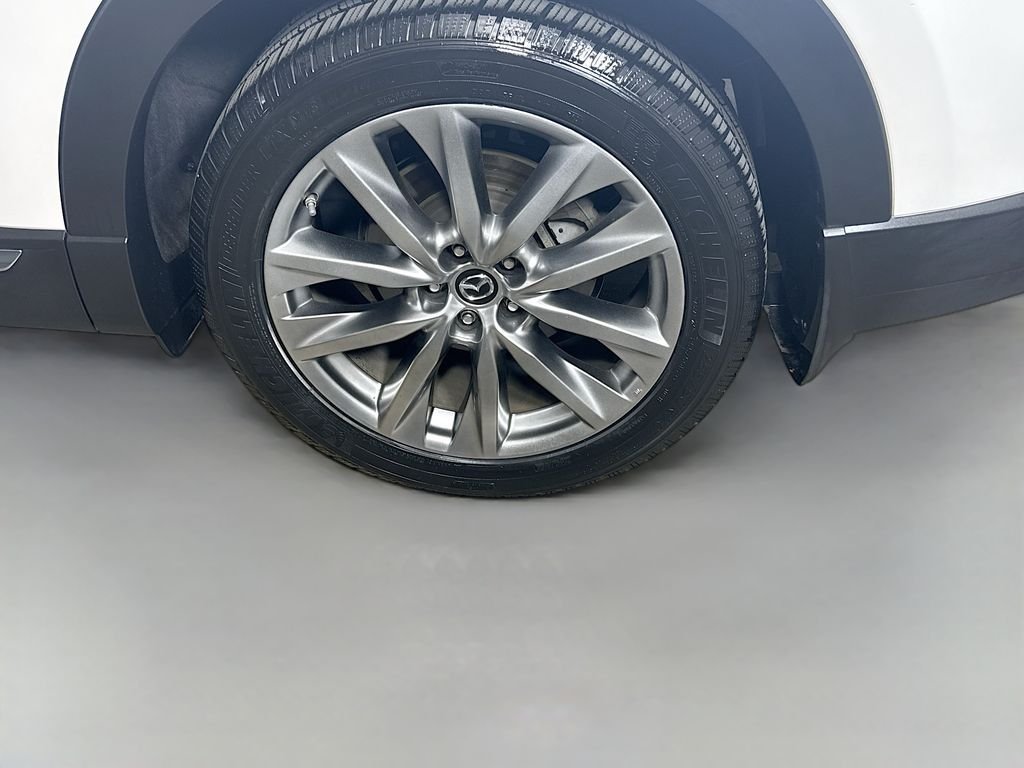Used 2018 Snowflake White Pearl Mica Mazda Signature image 9
