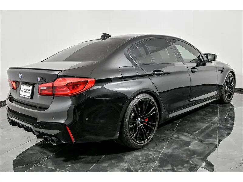 Used 2019 Black Sapphire Metallic BMW Competition image 9