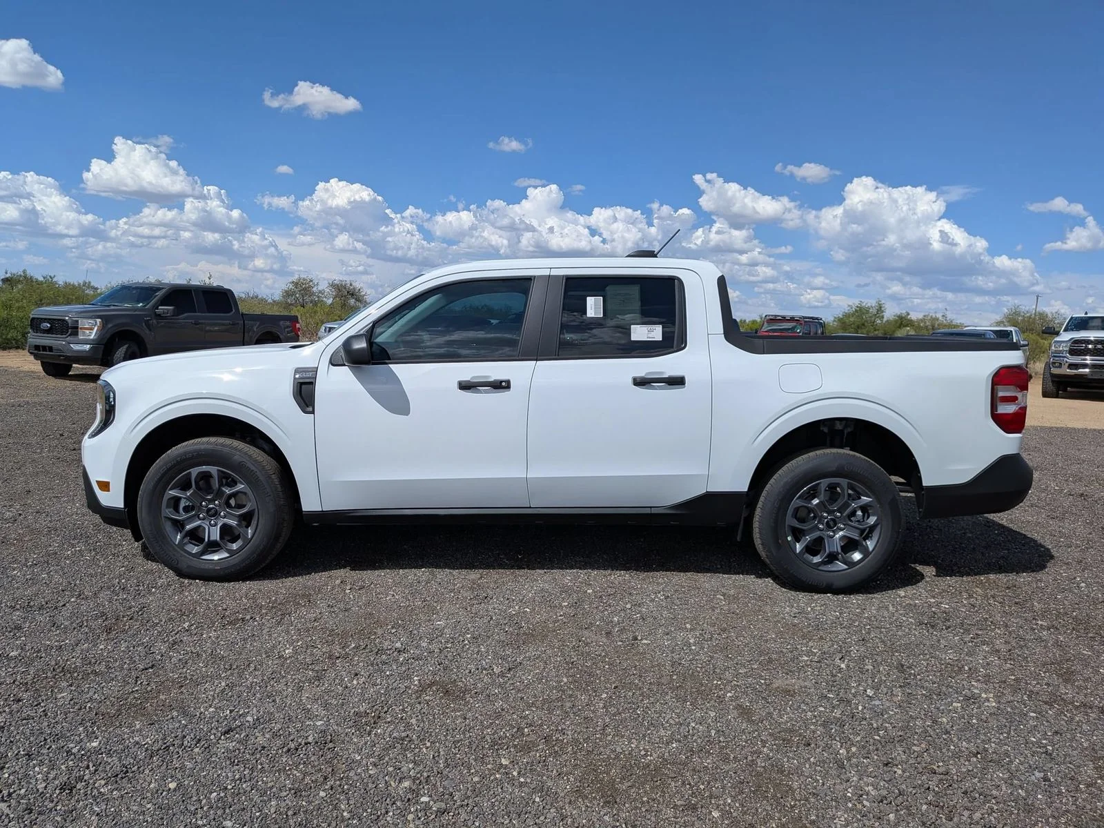 New 2026 Oxford White Ford XLT image 9