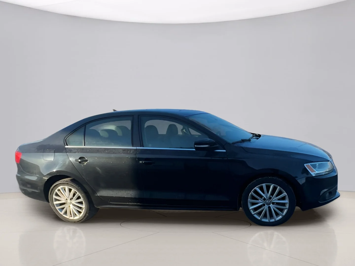 Used 2013 Black Volkswagen SEL image 2