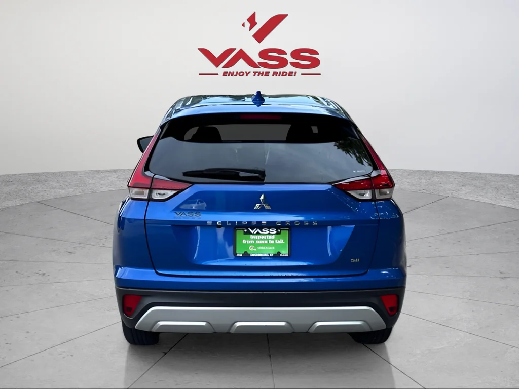 Used 2025 Alloy Silver Metallic Mitsubishi  image 4