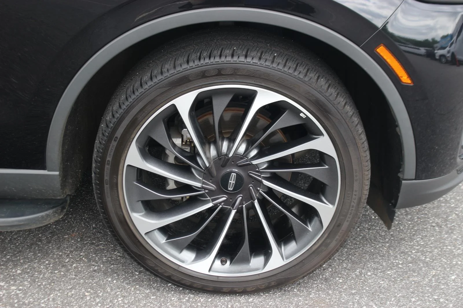 Used 2025 Black Lincoln Reserve image 37