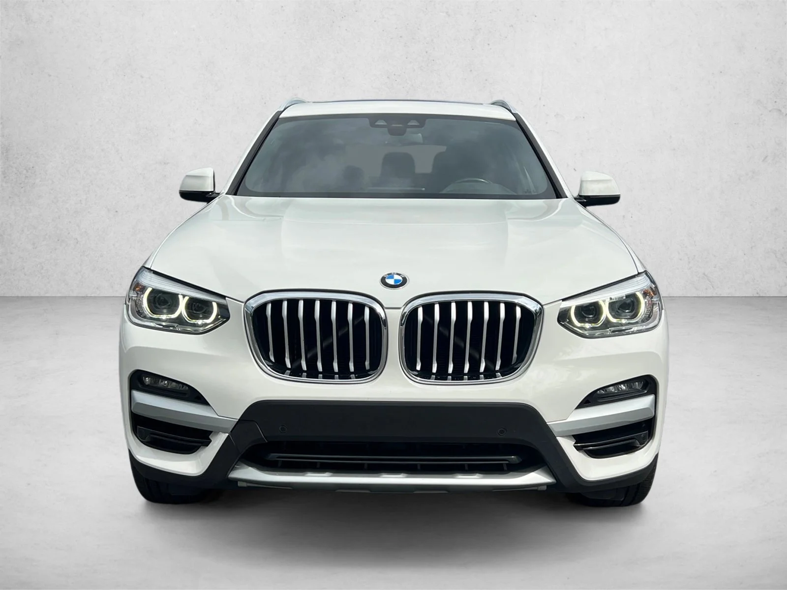 Used 2020 Alpine White BMW xDrive30i image 2