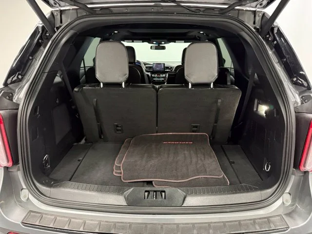 Used 2023 Gray Ford ST-Line image 35