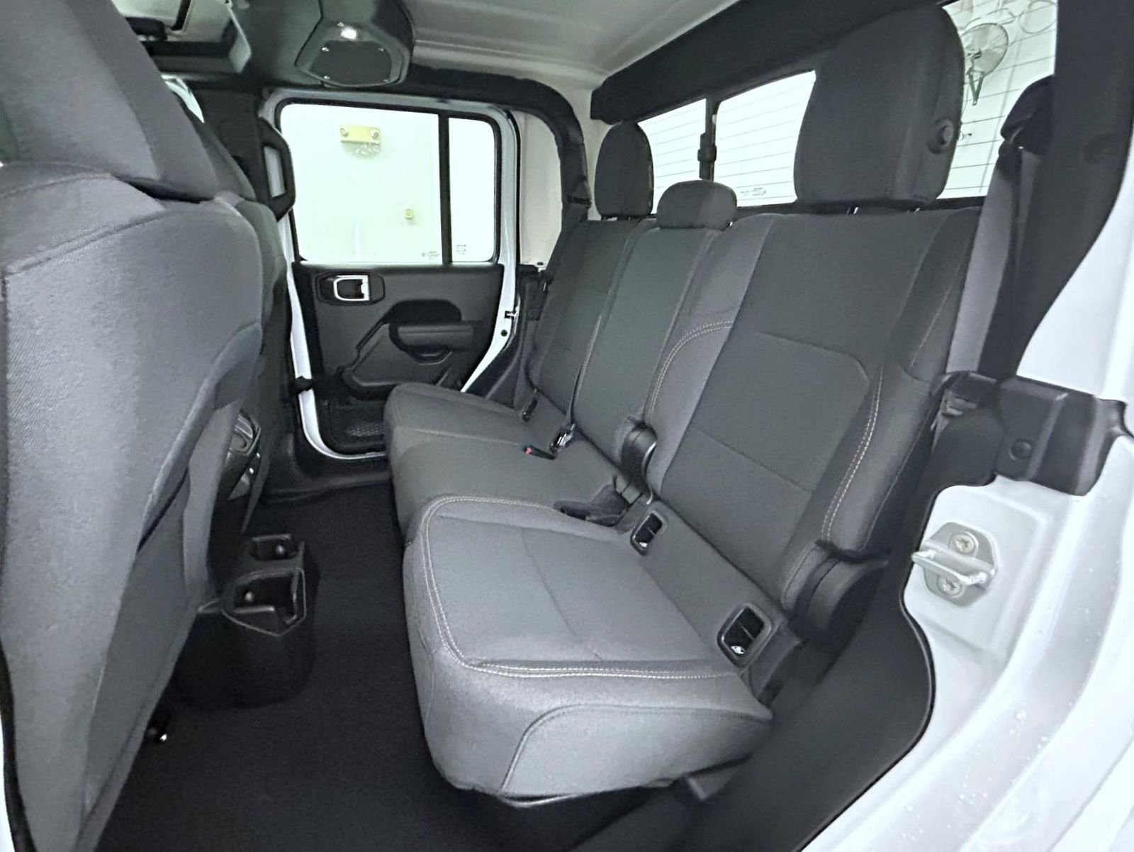 New 2026 Bright White Clear-Coat Exterior Paint Jeep Sport S image 19