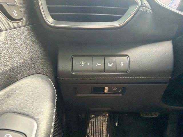 Used 2021 Quartz White Hyundai Limited image 31