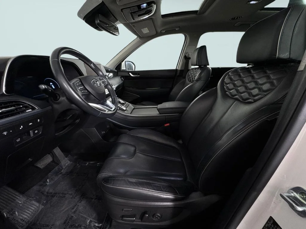 Used 2021 White Hyundai Limited image 6