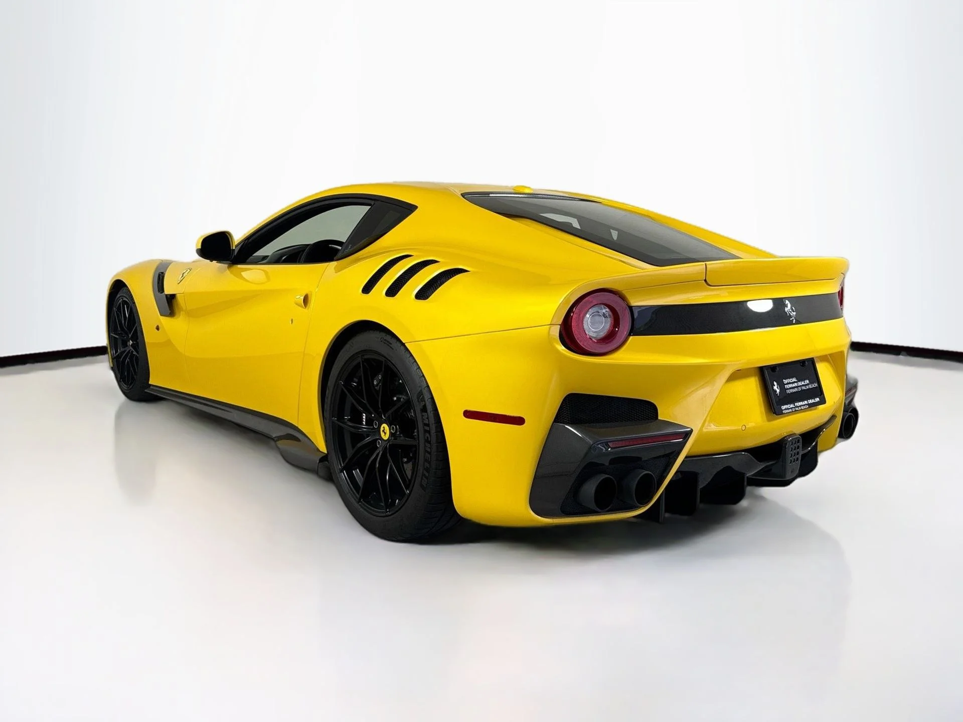 Certified Used 2017 Giallo Triplo Strato Ferrari Base image 5