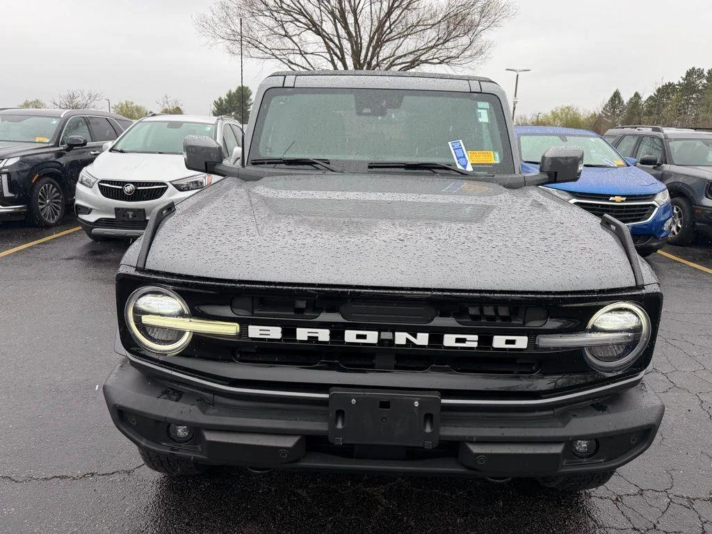 Used 2022 Gray Metallic Ford Outer Banks image 3