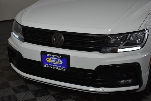 Used 2021 White Volkswagen 2.0T SE R-Line Black image 4