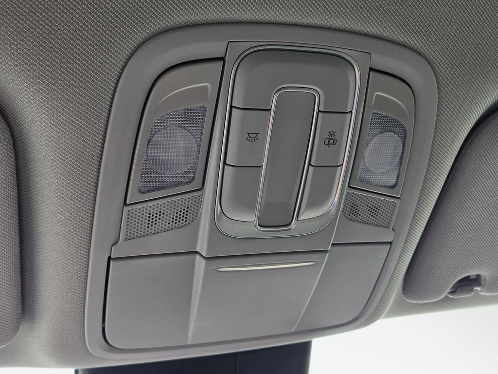 Used 2020 Black Hyundai SEL image 30