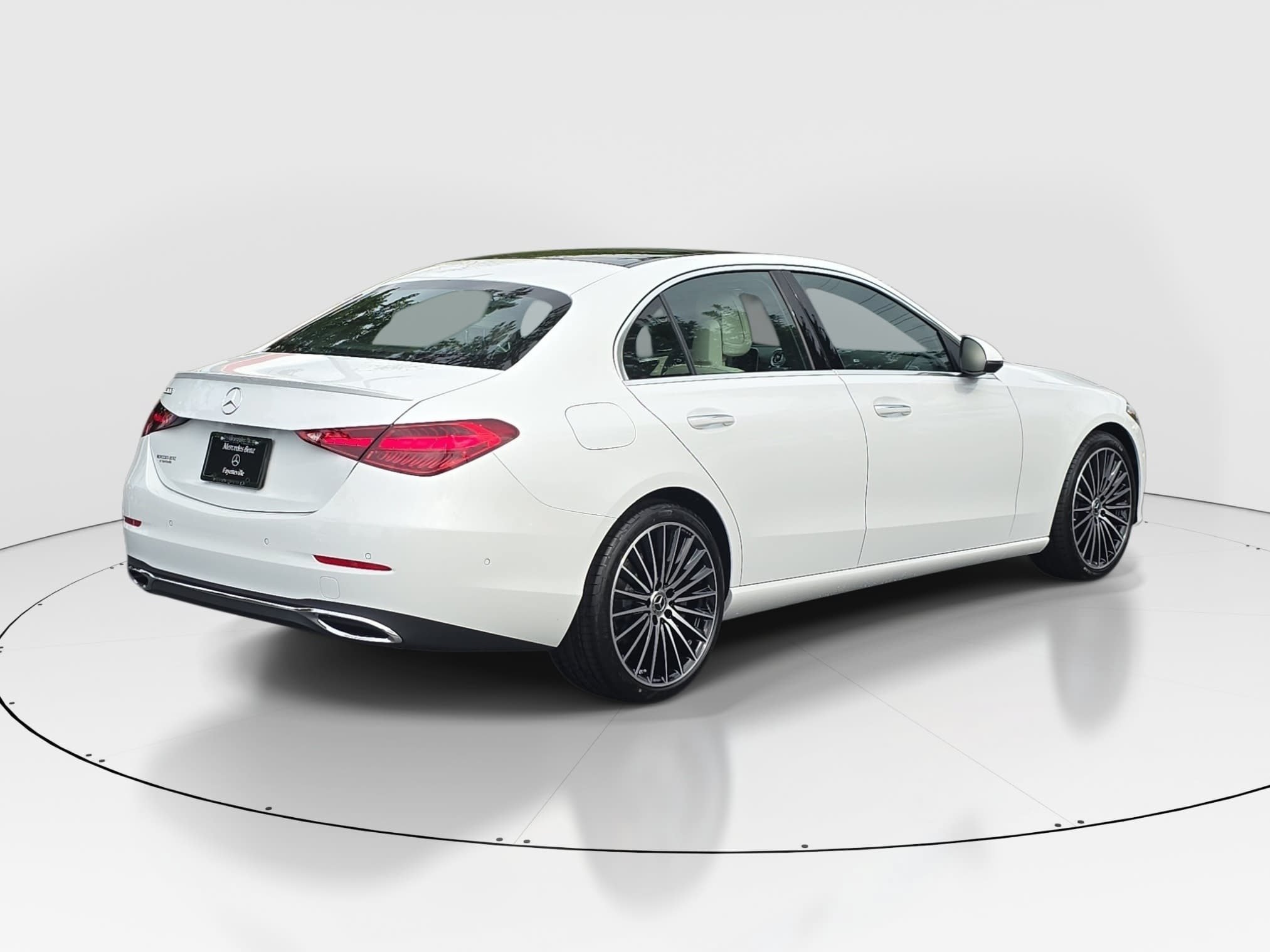 New 2026 MANUFAKTUR Moonlight White Metallic Mercedes-Benz C300 image 5