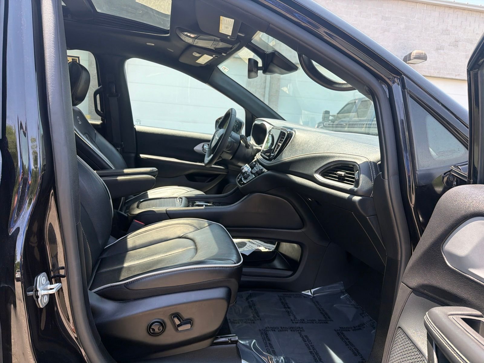 Used 2025 Black Chrysler Limited image 26