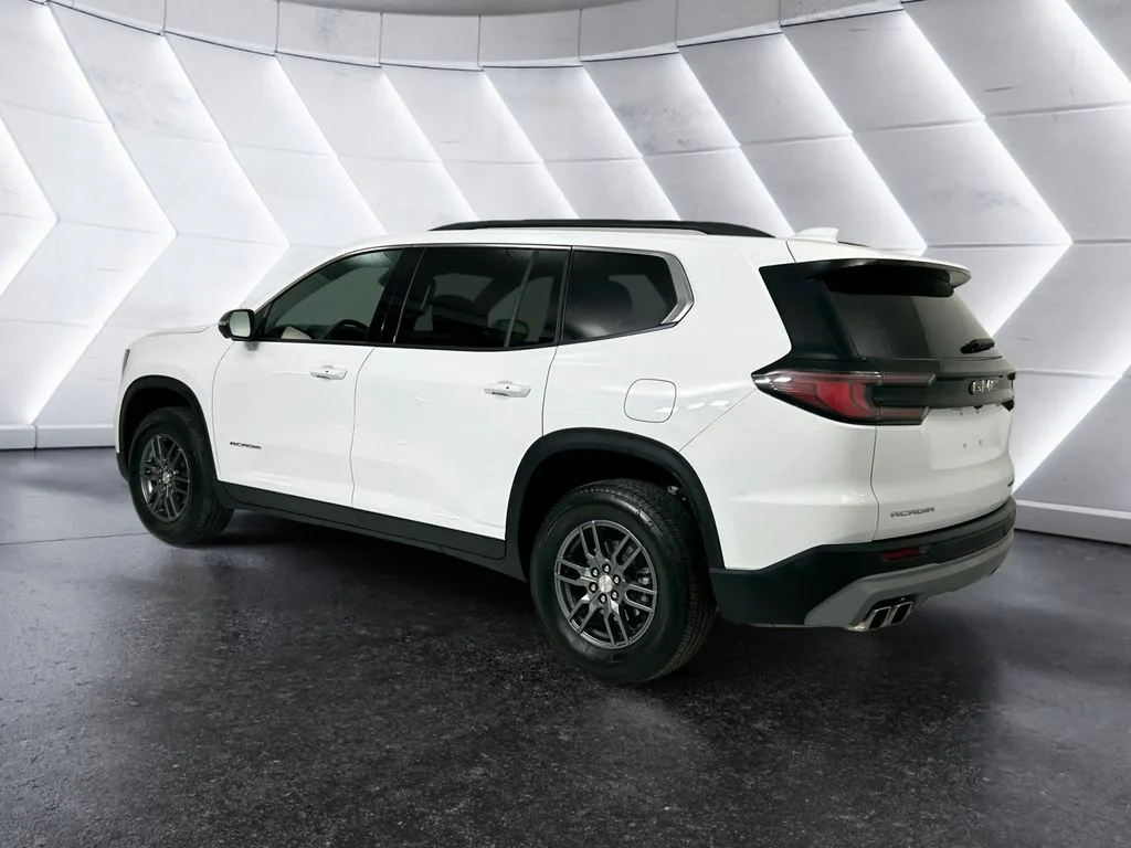 Used 2025 White GMC Elevation image 6