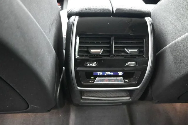Used 2022 Blue BMW xDrive40i image 16