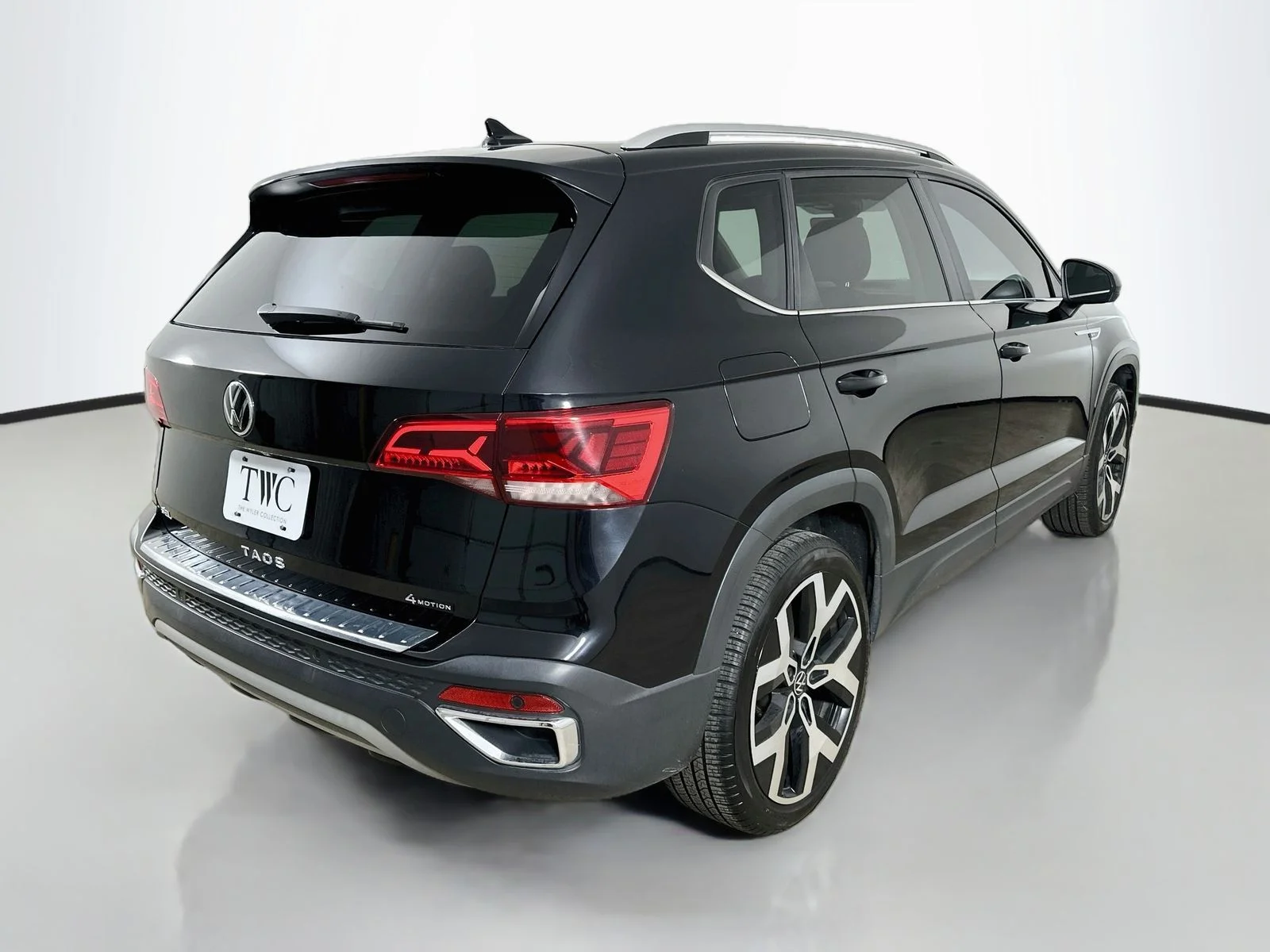 Used 2022 Black Volkswagen  image 5