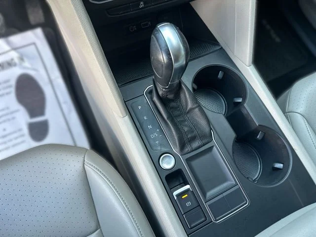 Used 2019 White Volkswagen 3.6L V6 SE image 20