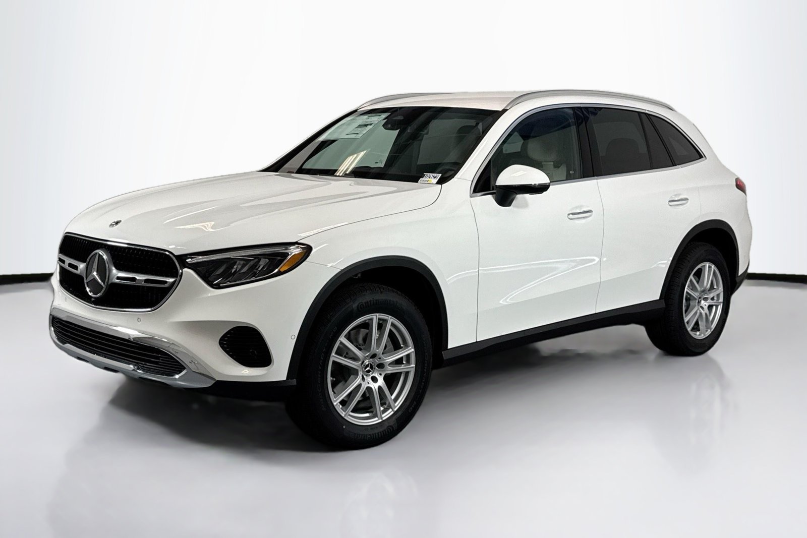 New 2026 Polar White Mercedes-Benz GLC 300 image 1