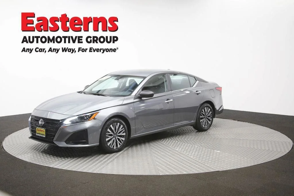 Used 2025 Gray Nissan 2.5 SV image 59