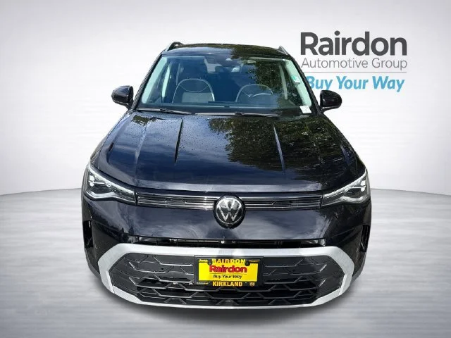 Used 2025 Deep Black Pearl Volkswagen 1.5T SE image 2