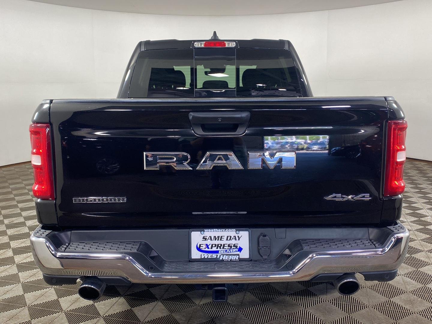 Used 2025 Diamond Black Ram Big Horn/Lone Star image 5