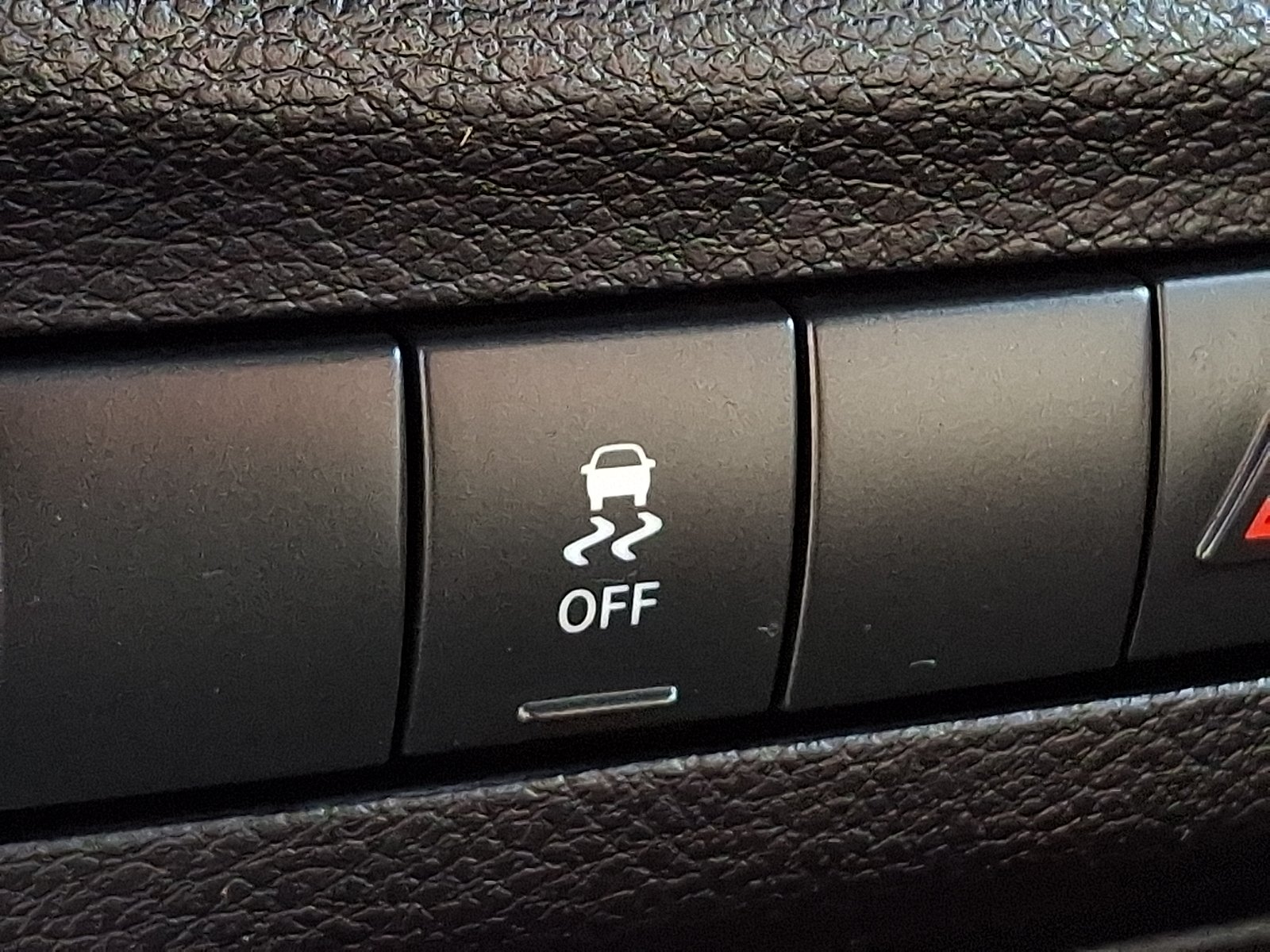 Used 2016 Bright White Clearcoat - PW7 Jeep Sahara image 25
