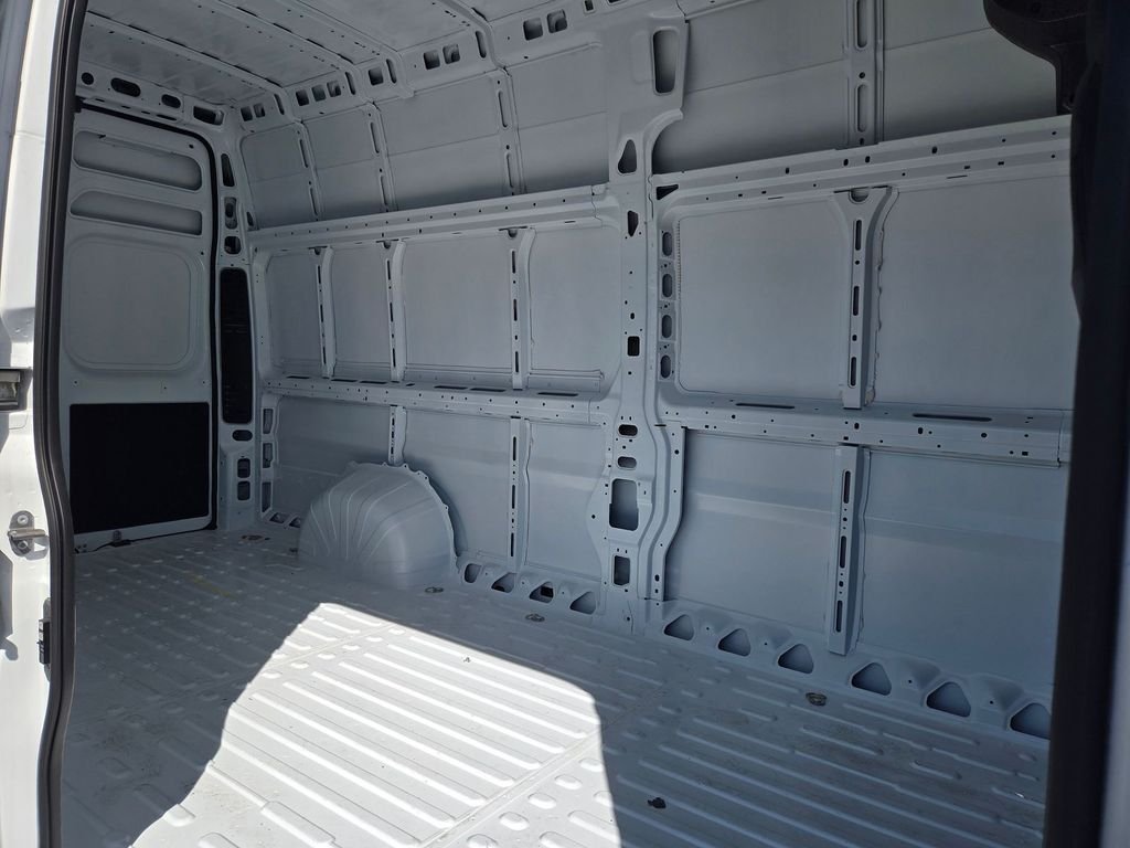 New 2026 Bright White Clear-Coat Exterior Paint RAM Tradesman image 7
