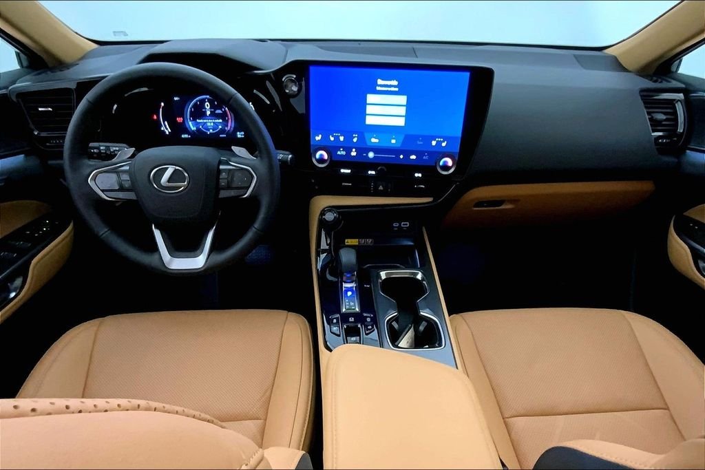 Used 2025 Green Pearl Lexus 350 Luxury image 16