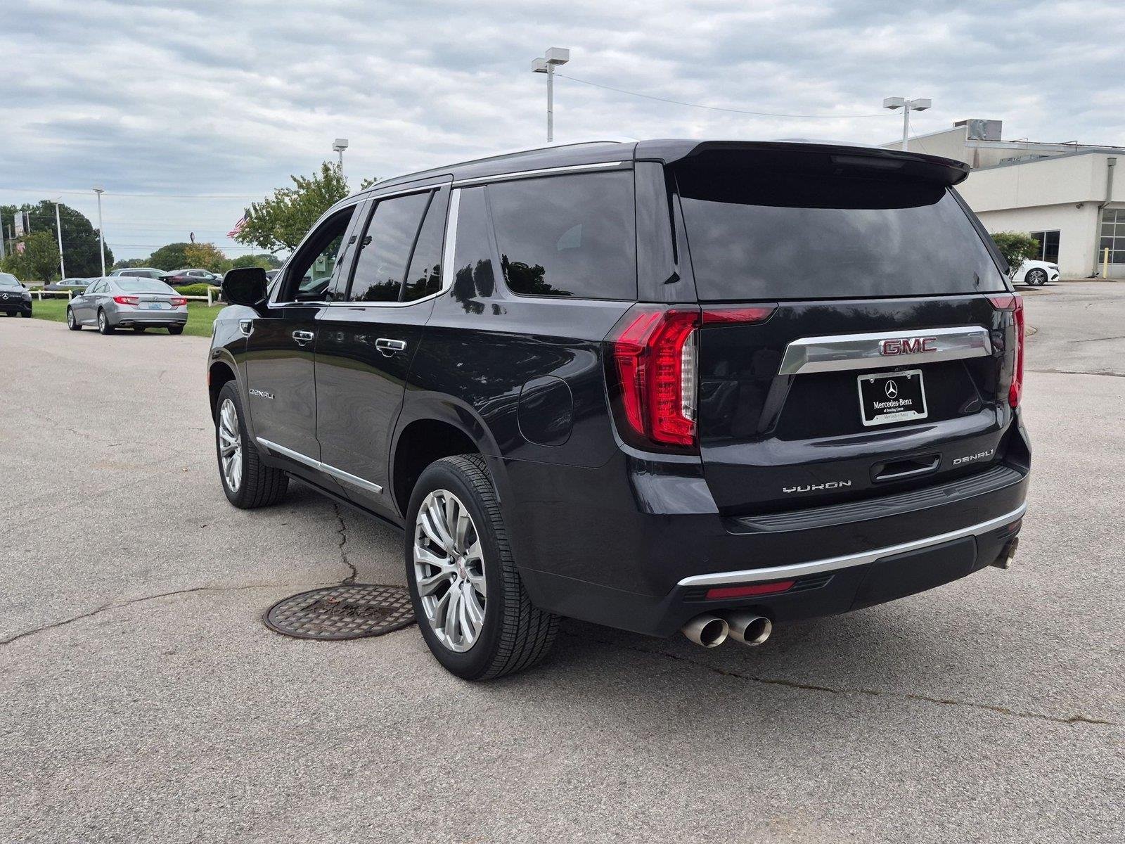 Used 2024 Onyx Black GMC Denali image 3
