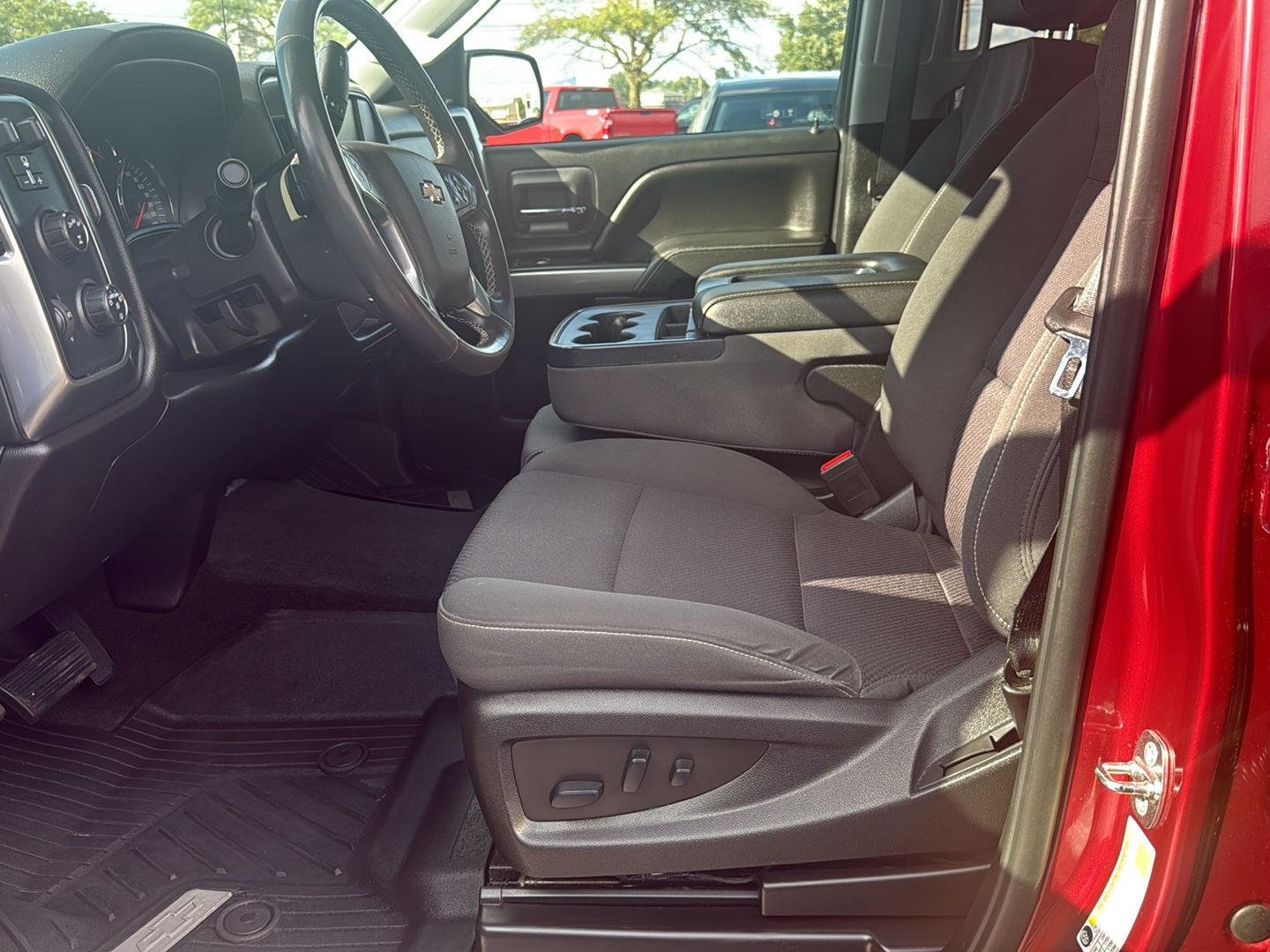 Used 2018 CAJUN RED TINTCOAT Chevrolet LT image 13