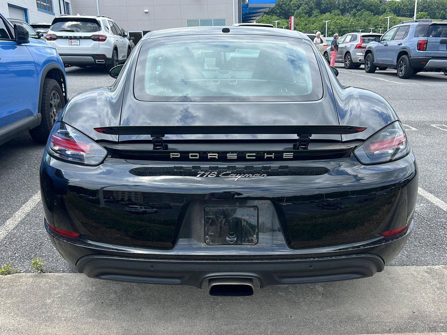 Used 2019  Porsche Base image 3