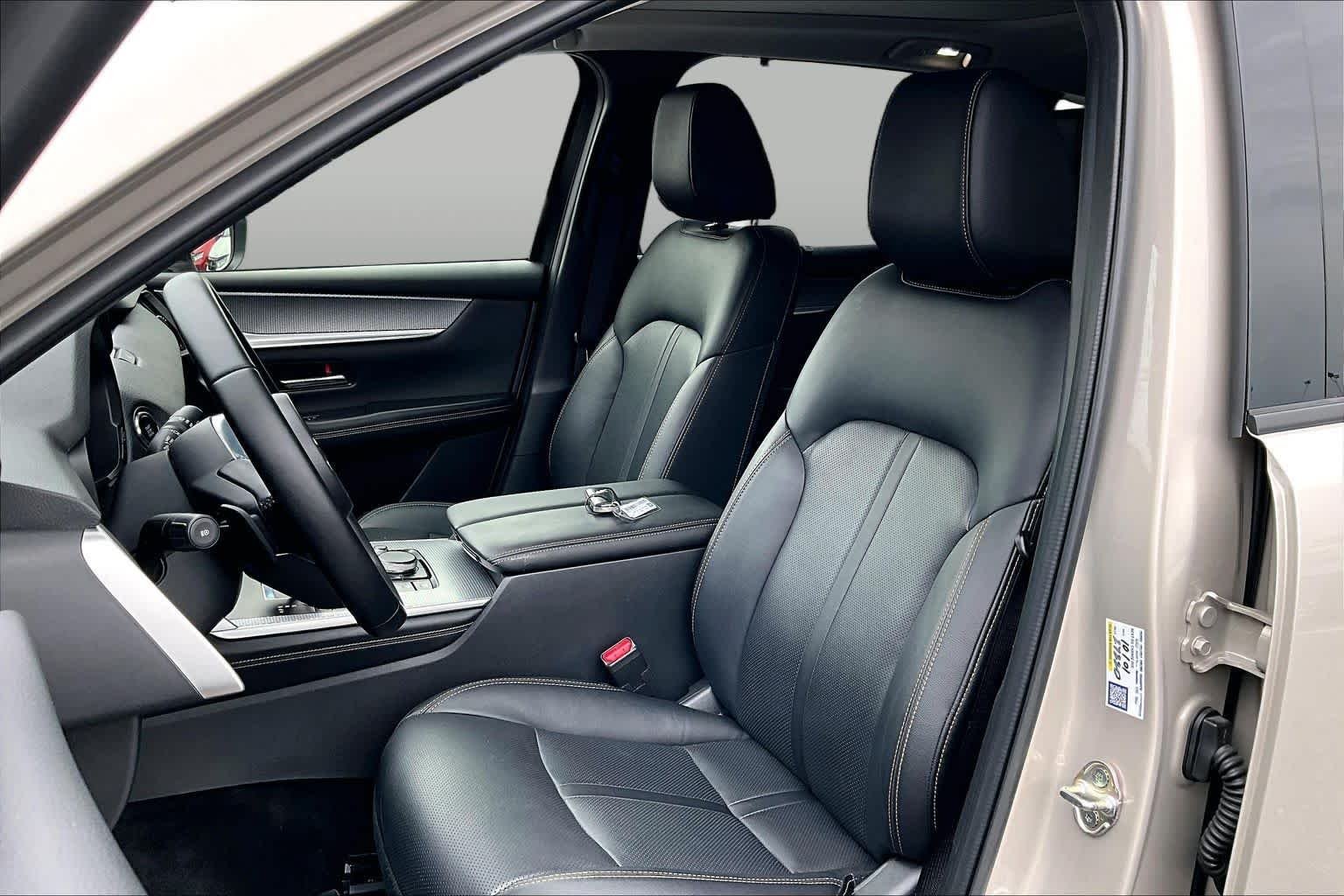 Used 2026 Platinum Quartz Mazda Premium Sport image 8