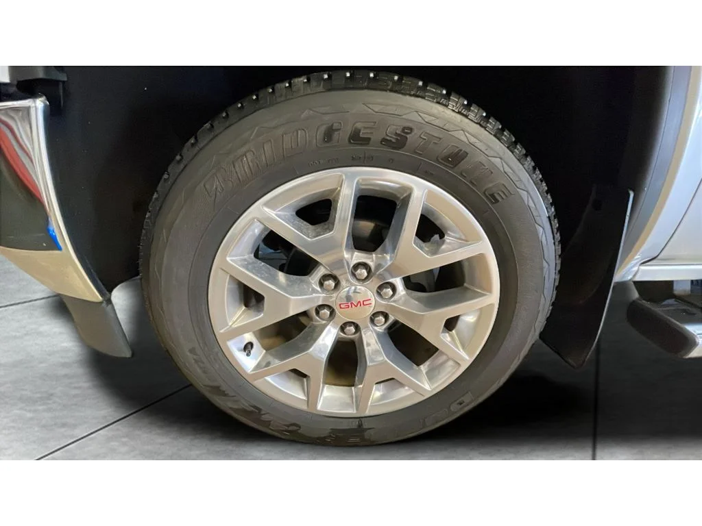 Used 2018 Quicksilver Metallic GMC SLT image 19