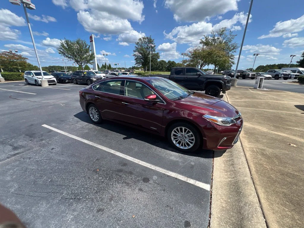 Used 2018  Toyota Limited image 7