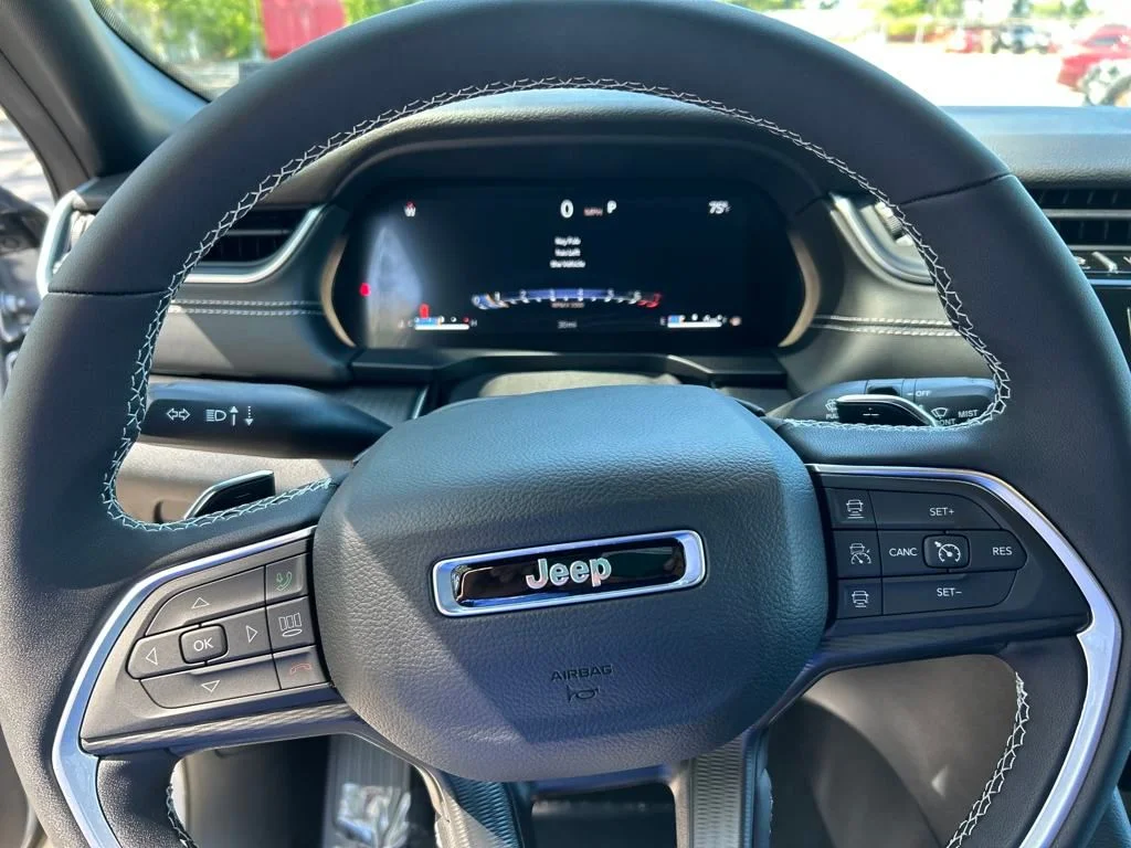 Used 2025 Silver Jeep Altitude X image 13