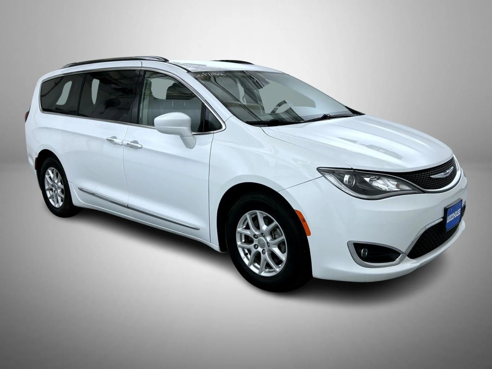Used 2020 White Chrysler Touring L image 3