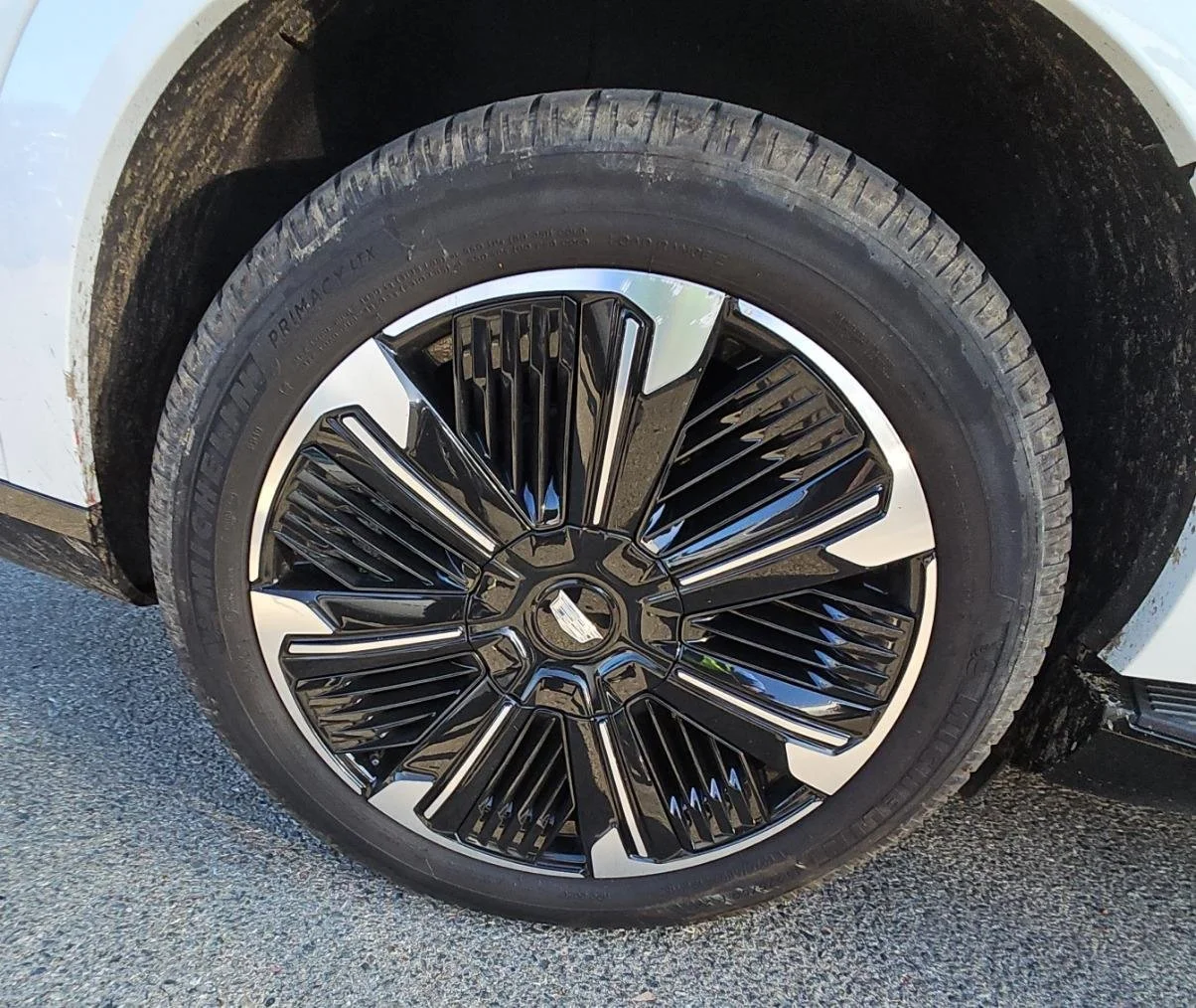 Used 2025 Summit White Cadillac Sport 1 image 25