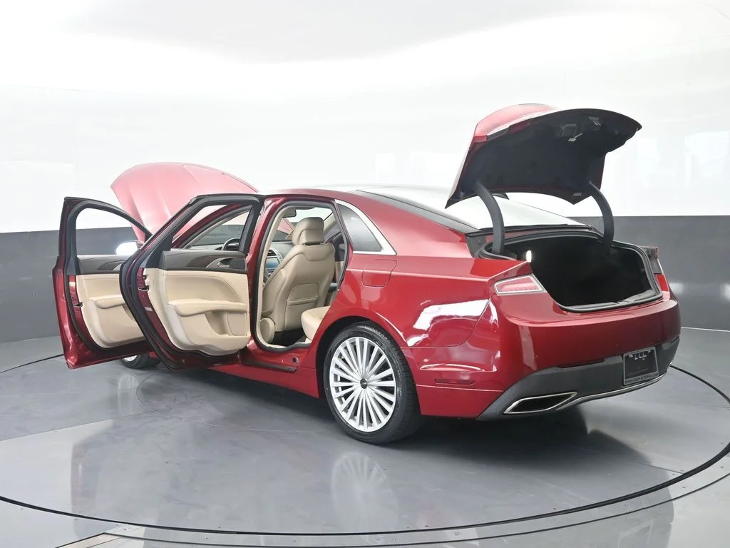 Used 2017 Ruby Red Metallic Lincoln Reserve image 82