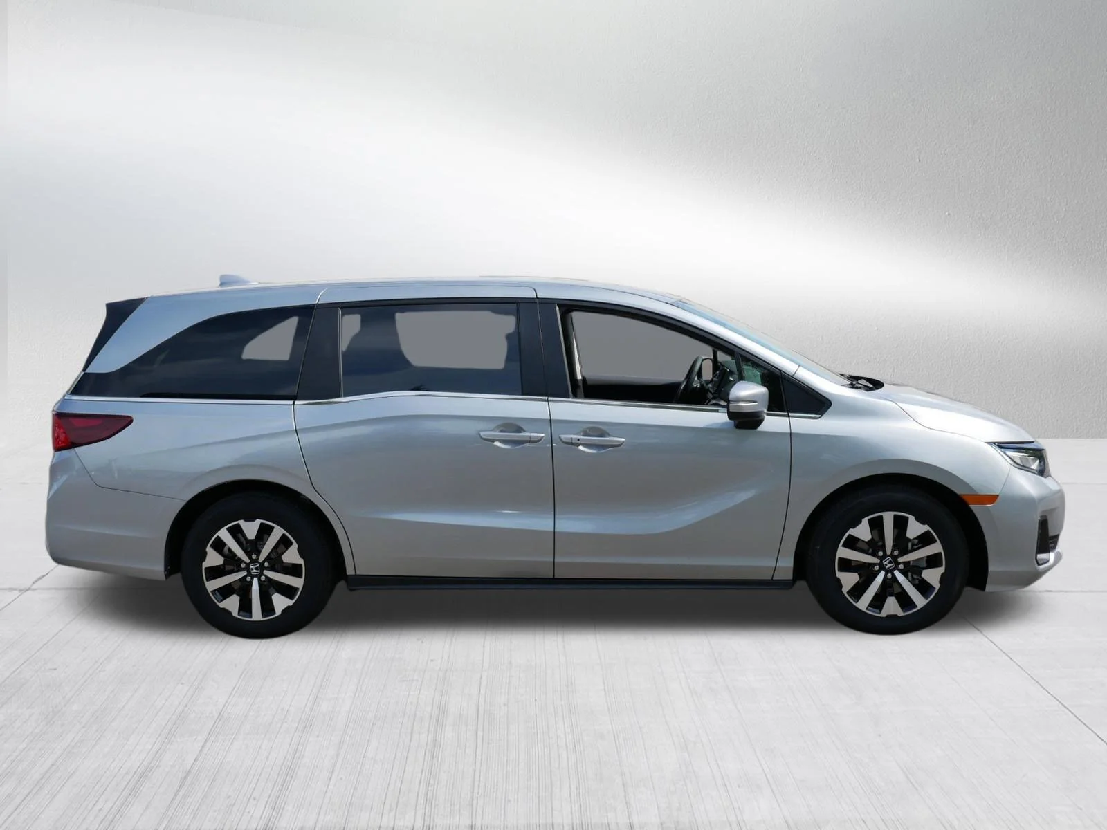 2026 Honda Odyssey EX-L - Photo 8