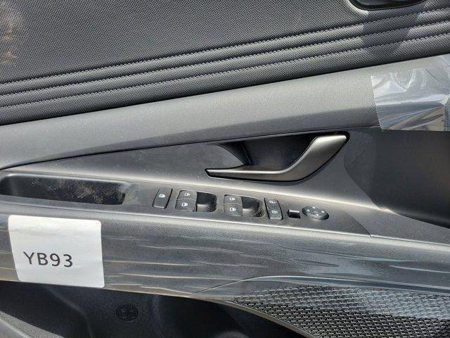 2025 Hyundai Elantra Blue - Photo 17