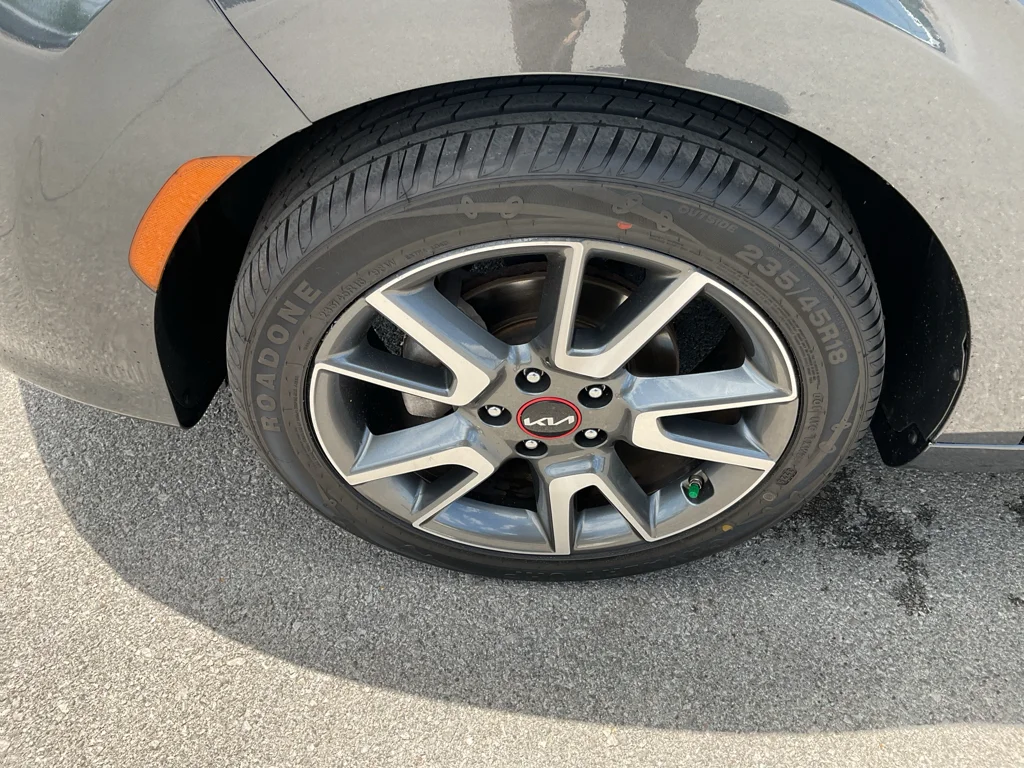 Used 2022 Gravity Gray Kia GT-Line image 5