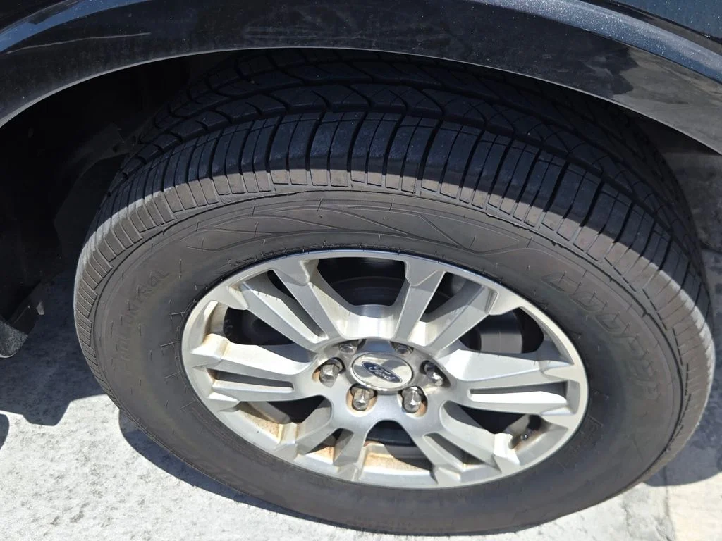 Used 2015 Black Ford Lariat image 7