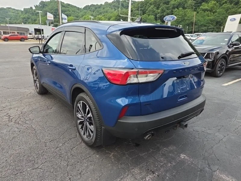 Used 2022 Blue Ford SEL image 5