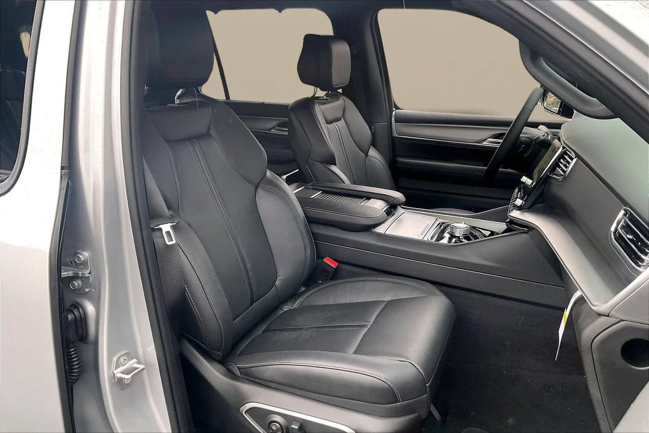 New 2026 Silver Zynith Jeep Limited Reserve image 23